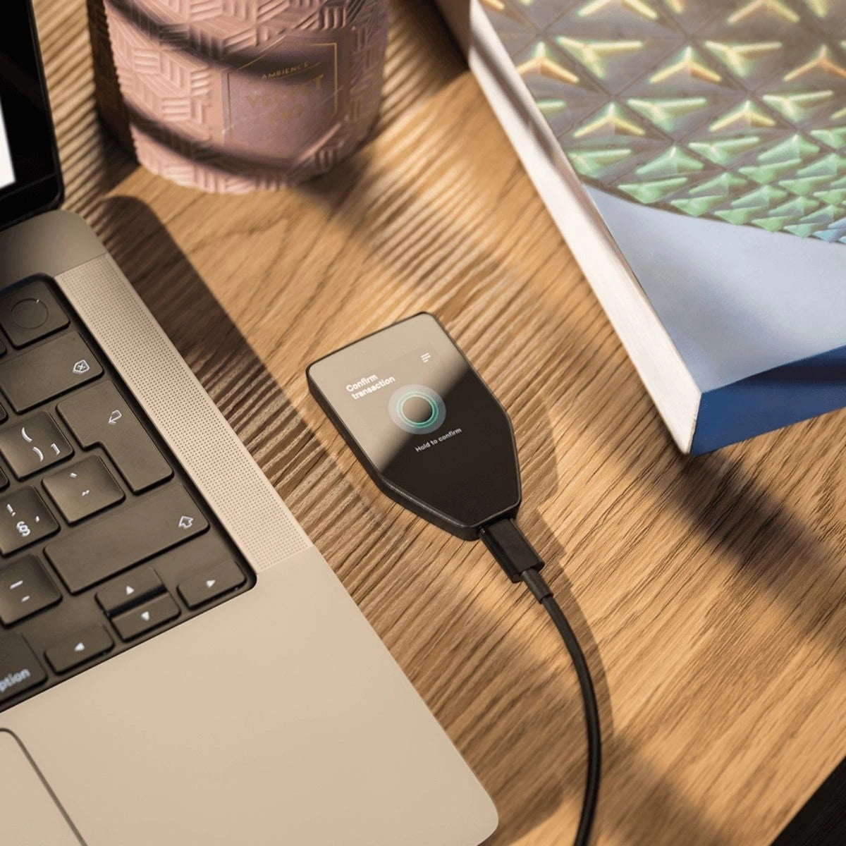 Trezor Safe 5 + Cryptotag Zeus-Paket